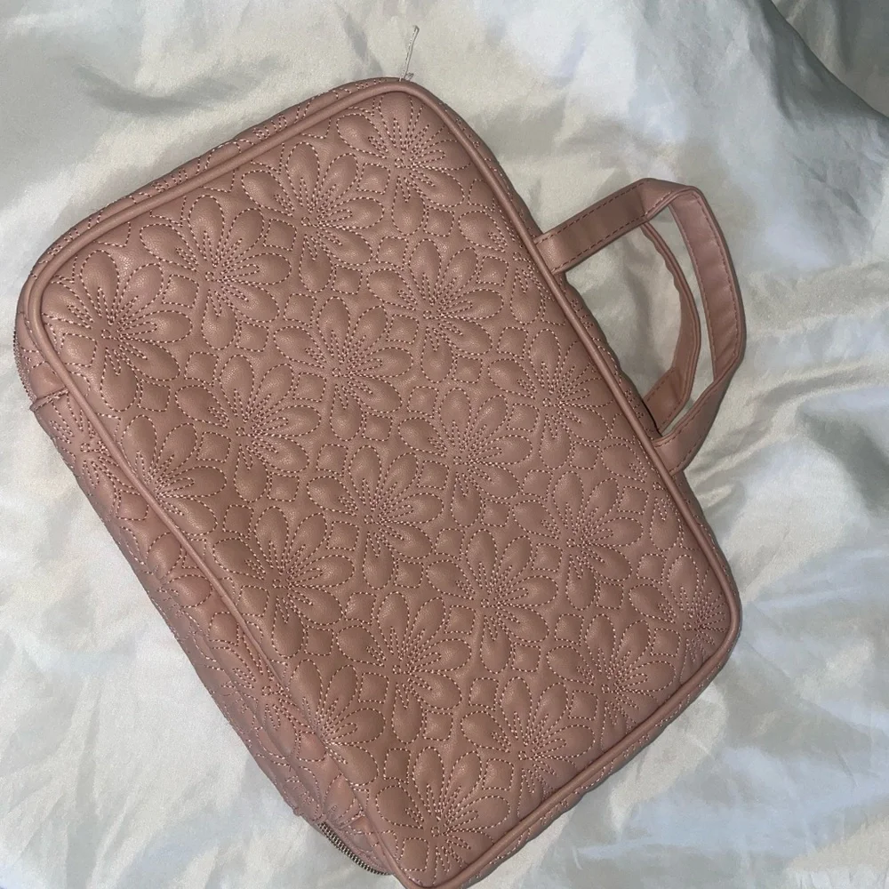 Elegant Pink Quilted Women's Bag